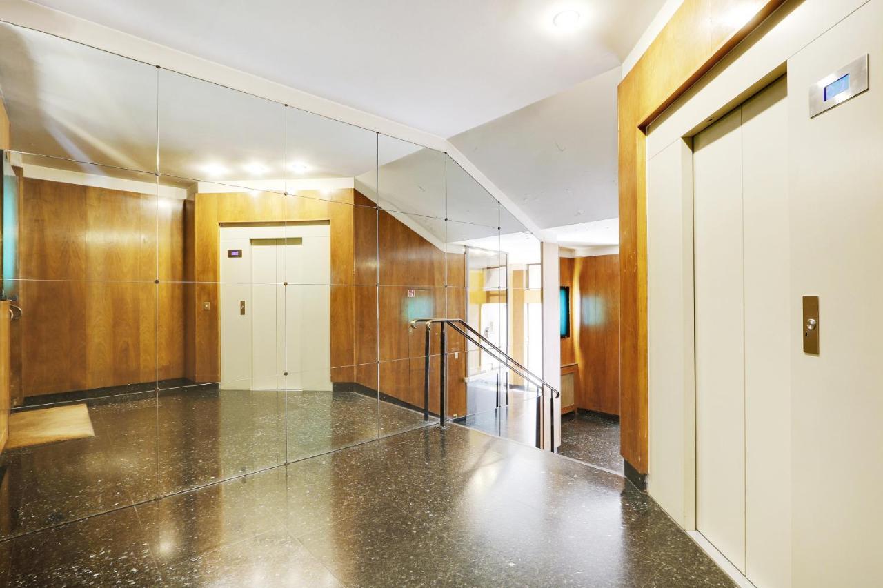 Pick A Flat'S Apartment In Triangle D'Or - Pierre 1Er De Serbie Paris Exterior photo